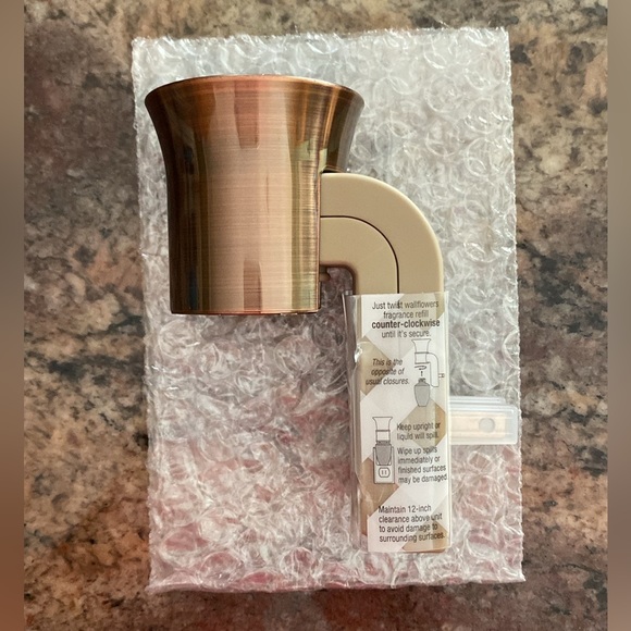 “Brushed Faux Copper Flare” Wallflowers Fragrance Plug-In Bath & Body Works, NWT - Picture 2 of 7